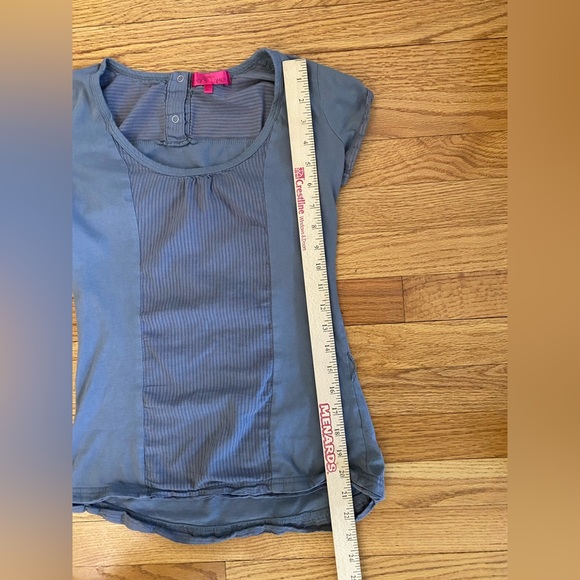 Almost Famous Shirt Junior’s Small Gray Button Closure Stripe detail Women - Picture 8 of 8